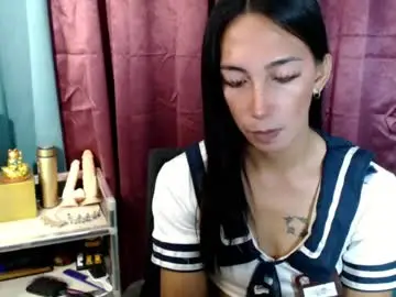 Chaturbate Live Sex Cam of pinay_lucy