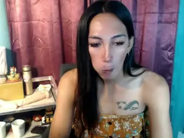 Chaturbate Live Sex Cam of pinay_lucy