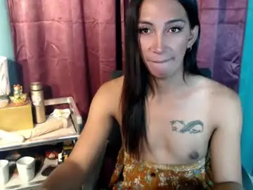 Chaturbate Live Sex Cam of pinay_lucy