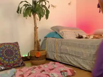 Chaturbate Free Live Porn of princessluna_14