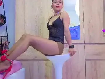 Chaturbate Live Sex Cam of annylittle_