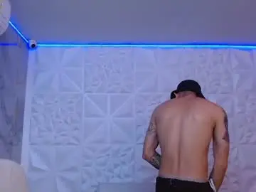 Chaturbate Live Porn of boy_tatto77