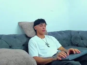 Chaturbate Live Sex Cam of kroywave