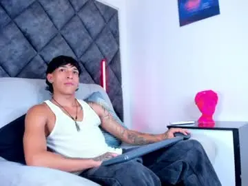 Chaturbate Live Sex Cam of kroywave