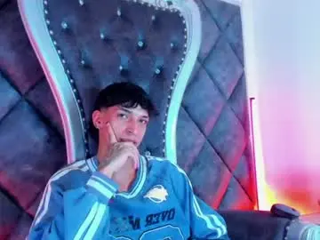 Chaturbate Live Sex Cam of kroywave