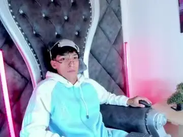 Chaturbate Live Porn of kroywave