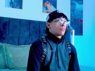 Chaturbate Live Sex Cam of kroywave