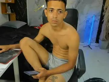 Chaturbate Live Sex Cam of latinohot_31