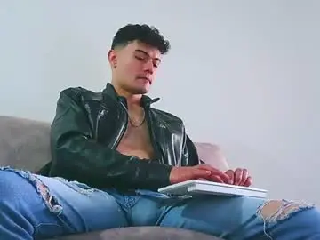 Chaturbate Live Sex of jhohannes_maximo