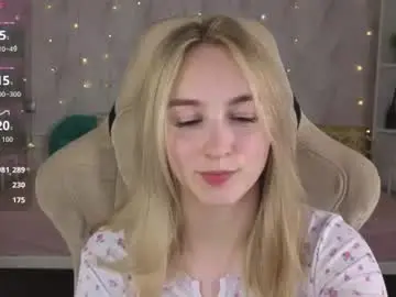 Chaturbate Adult Video Chat of shy__polly