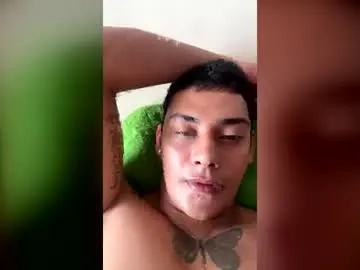 Chaturbate Live Sex Cam of smallxavier_