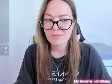 Chaturbate Live Sex Cam of ami_amour_
