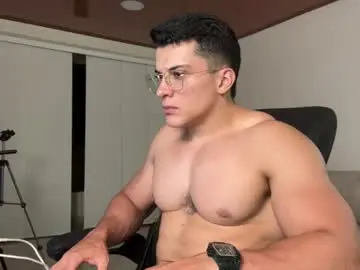 Chaturbate Free Porn Cam of maximohoot