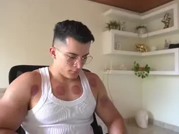 Chaturbate Best live sex cam show of maximohoot
