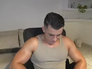 Chaturbate Live Sex Cam of maximohoot