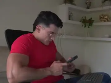 Chaturbate Live Sex Cam of maximohoot