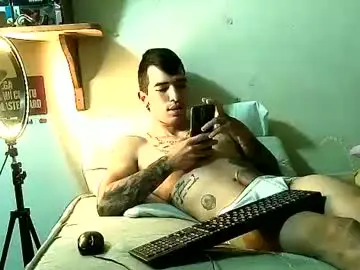 Chaturbate Watch Live Sex Cams of yeisoncastellanos1999