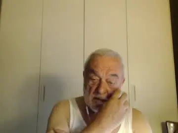 Chaturbate Watch Live Sex Cams of ciaoamoremio3