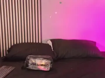 Chaturbate Free Live Porn of adelerouss