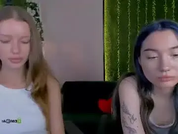 Chaturbate Live Sex Cam of khloebeauty
