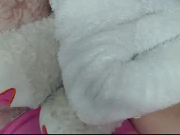 Chaturbate Live Sex Cam of michell_bunny13