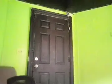 Chaturbate Best live sex cam show of twizzytoxic22