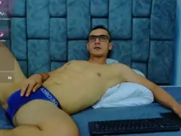 Chaturbate Nude Webcam of damian_velmont