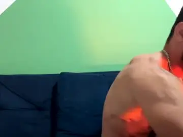 Chaturbate Watch Live Sex Cams of ouro1556