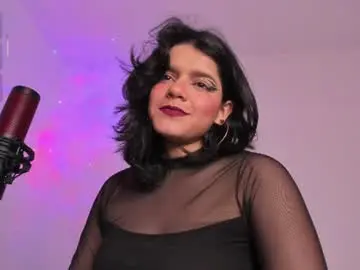 Chaturbate Nude Webcam of valeriekayy_