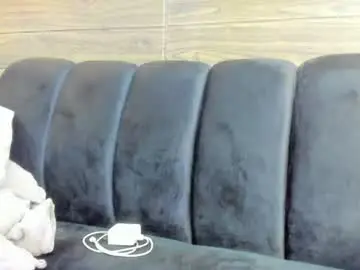 Chaturbate Live Sex Cam of kendra_foxxy_