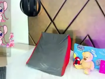 Chaturbate Live Sex Cam of penelopeguzman__