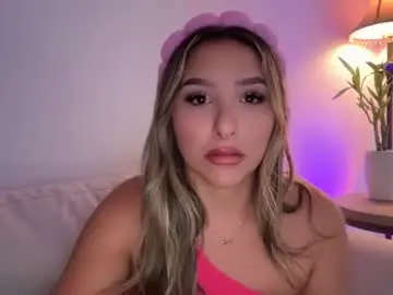 Chaturbate Live Sex Cam of nicolelovesyou444