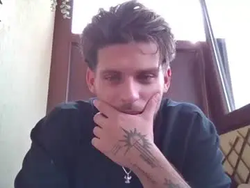 Chaturbate Live Porn of roberto_twink1