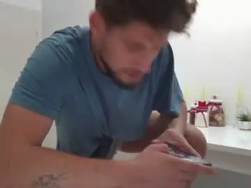 Chaturbate Live Sex of roberto_twink1