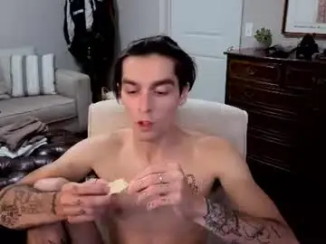 Chaturbate Free Porn Cam of str8whiteboy21