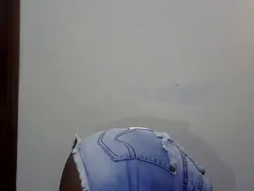 Chaturbate Watch Live Sex Cams of bubblyebony_01