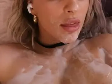 Chaturbate Live Sex Cam of eva_ra