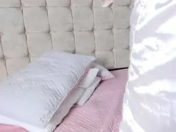 Chaturbate Watch Live Sex Cams of mia_dolls18