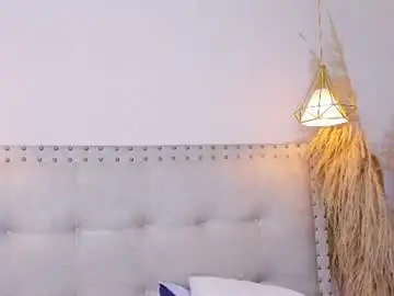 Chaturbate Sex Cam of mia_dolls18