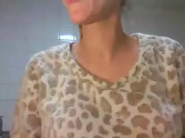 Chaturbate Live Sex Cam of mistressmilly32