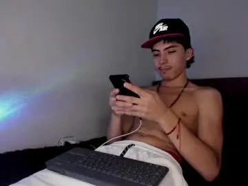 Chaturbate Live Sex Cam of heellboy_