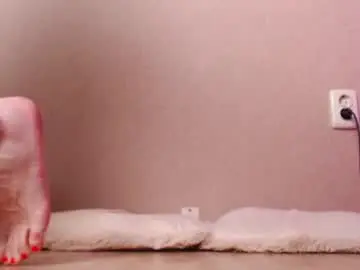 Chaturbate Sex Cam of sweet_lil_thing