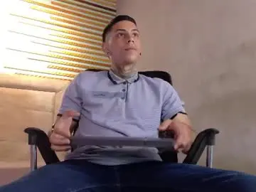 Chaturbate Live Sex Cam of jharol_cardona