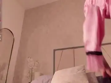 Chaturbate Live Sex Cam of ari_wilde