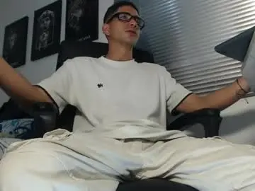 Chaturbate Live Sex Cam of kratoswolf