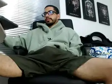 Chaturbate Nude Webcam of kratoswolf