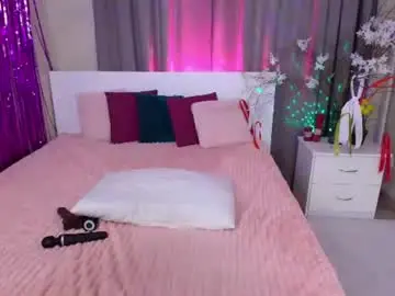 Chaturbate Live Sex Cam of evelingills