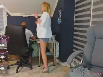Chaturbate Live Sex Cam of karinadeniss