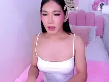 Chaturbate Live Porn of hugecockasianprincess