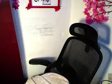 Chaturbate Live Sex Cam of chleo_rosse